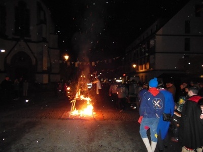 Fasnachtsverbrennung und Narrenbaumversteigerung in Schönau Fasnachtsverbrennung und Narrenbaumversteigerung in Schönau